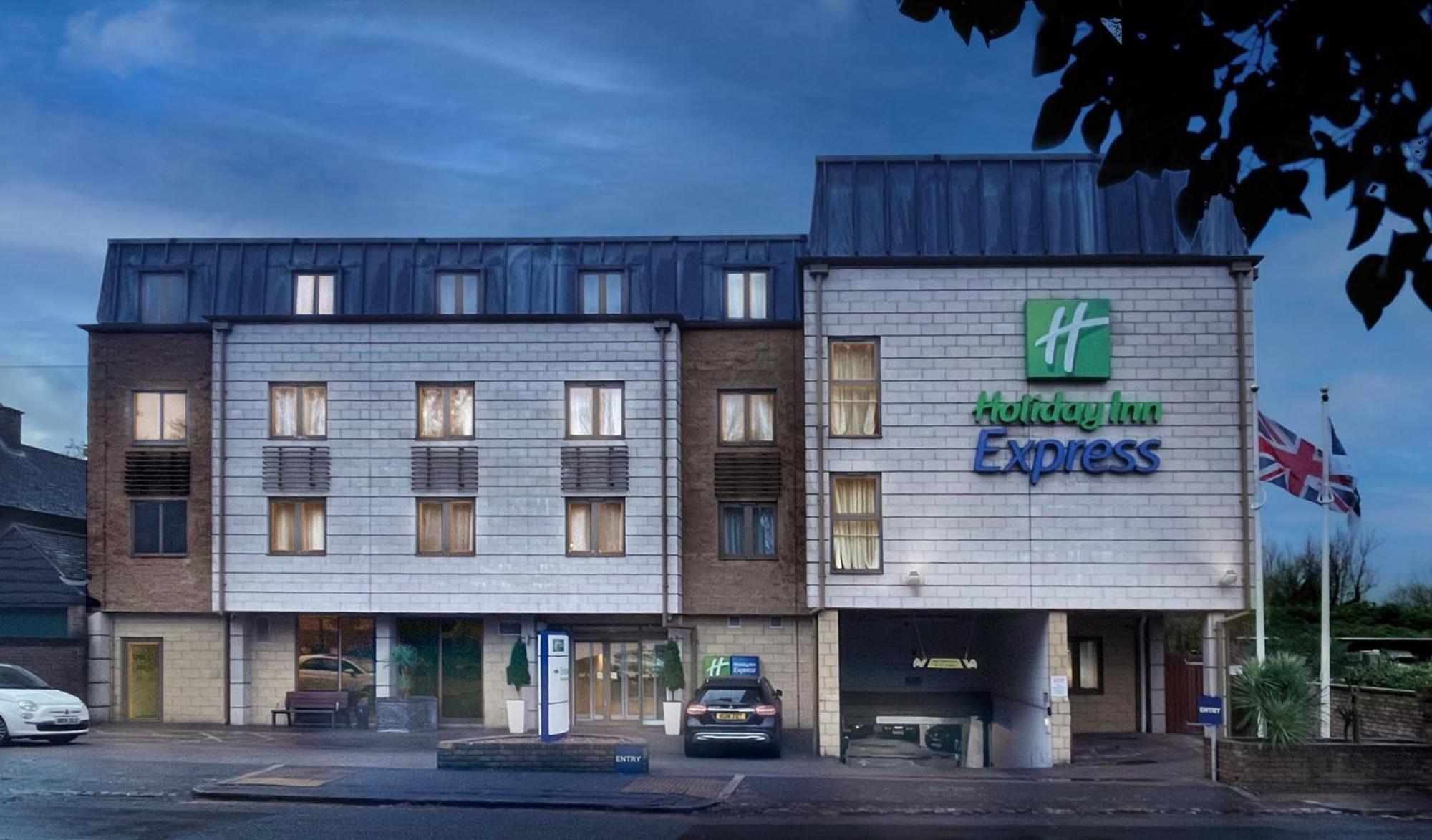 Holiday Inn Express Windsor, An Ihg Hotel Exterior photo